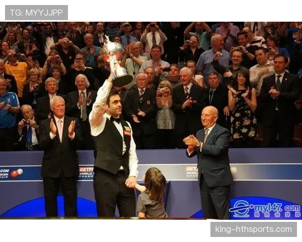 拉皮诺退役后还在靠代言躺赚，这消费水平普通球迷看一眼就破防